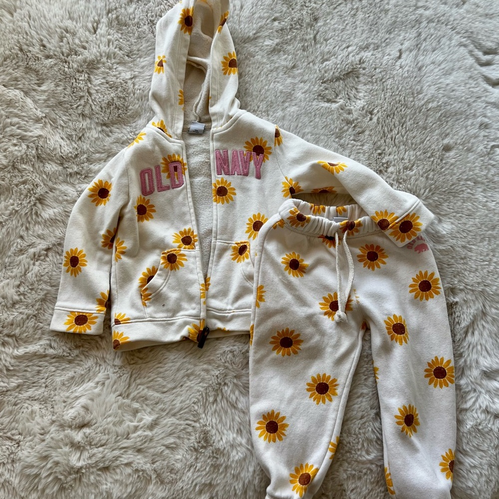 Old Navy Cream Hoodie and Pants set with Sunflower print 18-24m